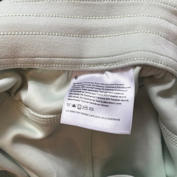 Lululemon Softstreme High-Rise Short 4” - Picture 4 of 4